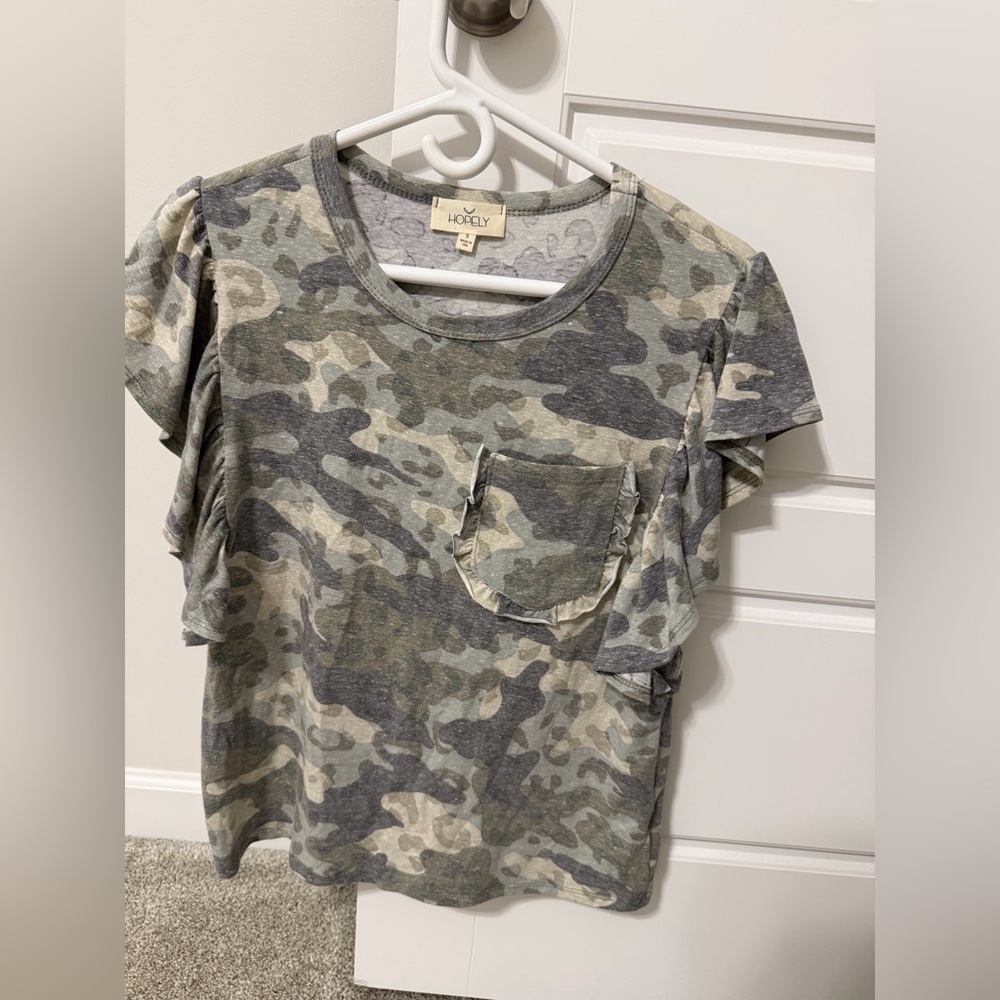 Women’s Green Camo Ruffle Sleeve Pocket Top